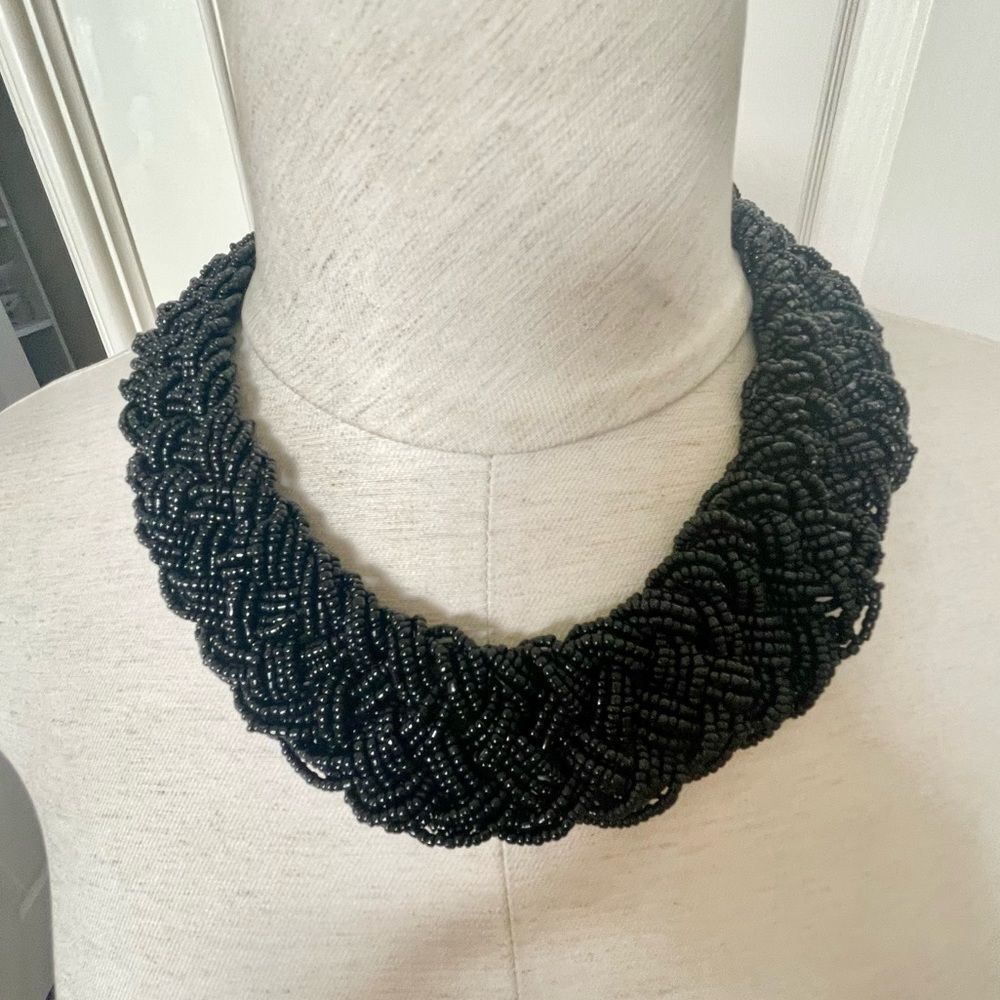 Black beaded statement necklace - Picture 2 of 9